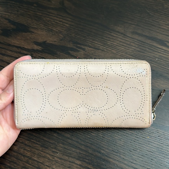 Coach patent leather wallet - Picture 4 of 13